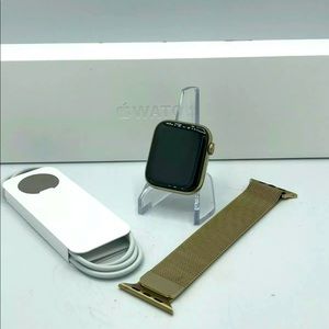 COPY - Apple Watch Series 6 Cellular Gold Steel 44mm w/ Gold Milanese Loop / Li…